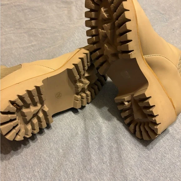 Coconuts by Matisse Cream Ankle Boots - Picture 2 of 5